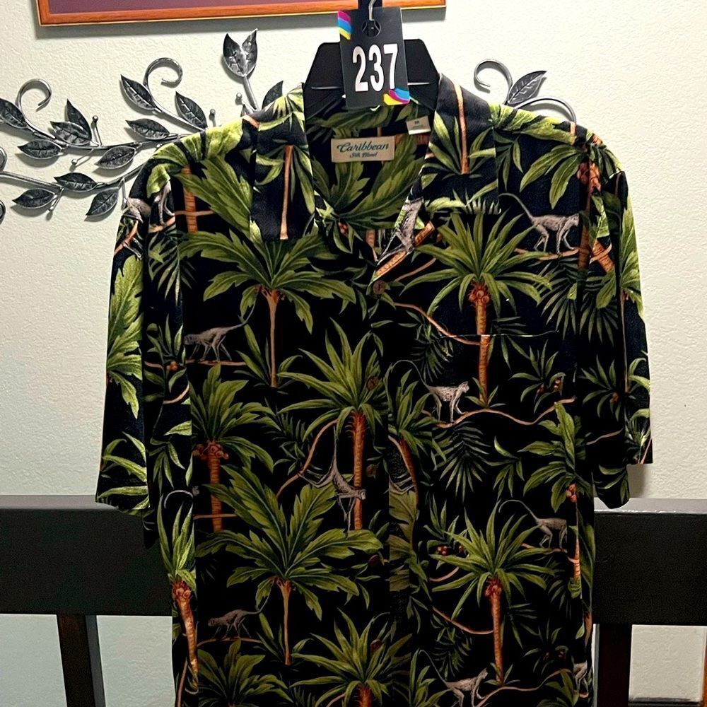 EUC Caribbean Men's Black Tropical Shirt Size Medium #237
